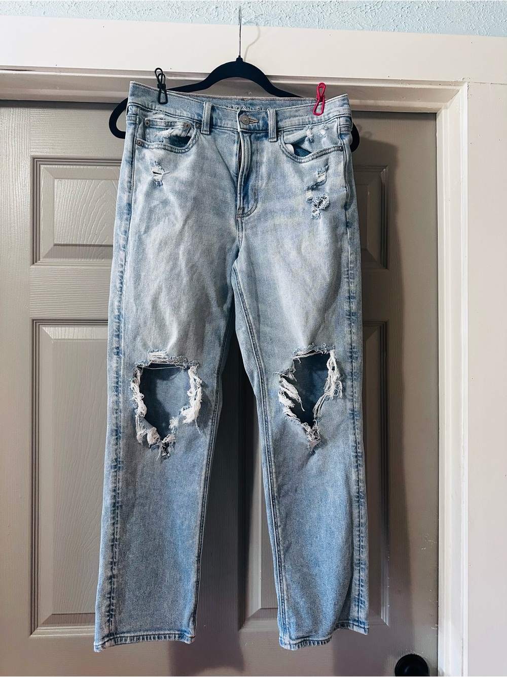 American Eagle Outfitters Light Blue Distressed Boyfriend Jeans